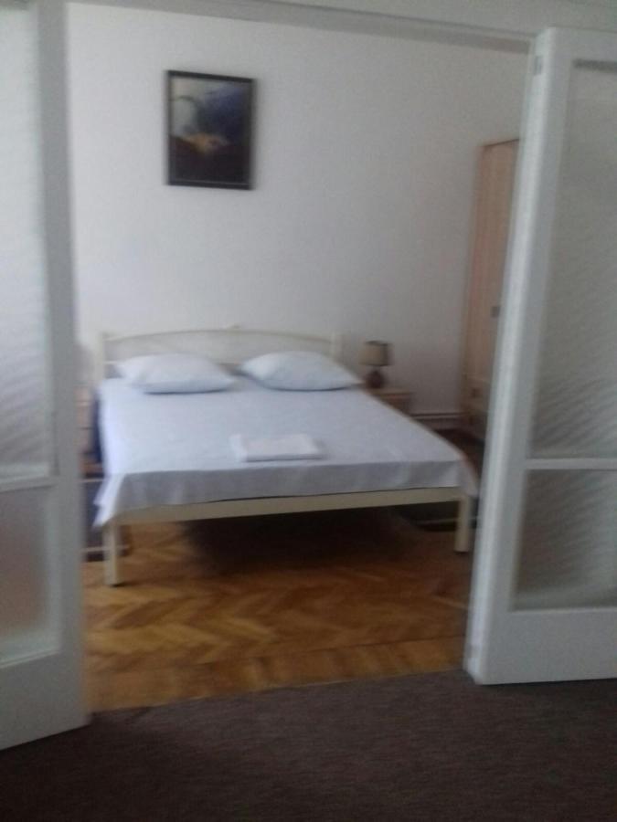 אוזהורוד Gelena Гостьовий Двір מראה חיצוני תמונה